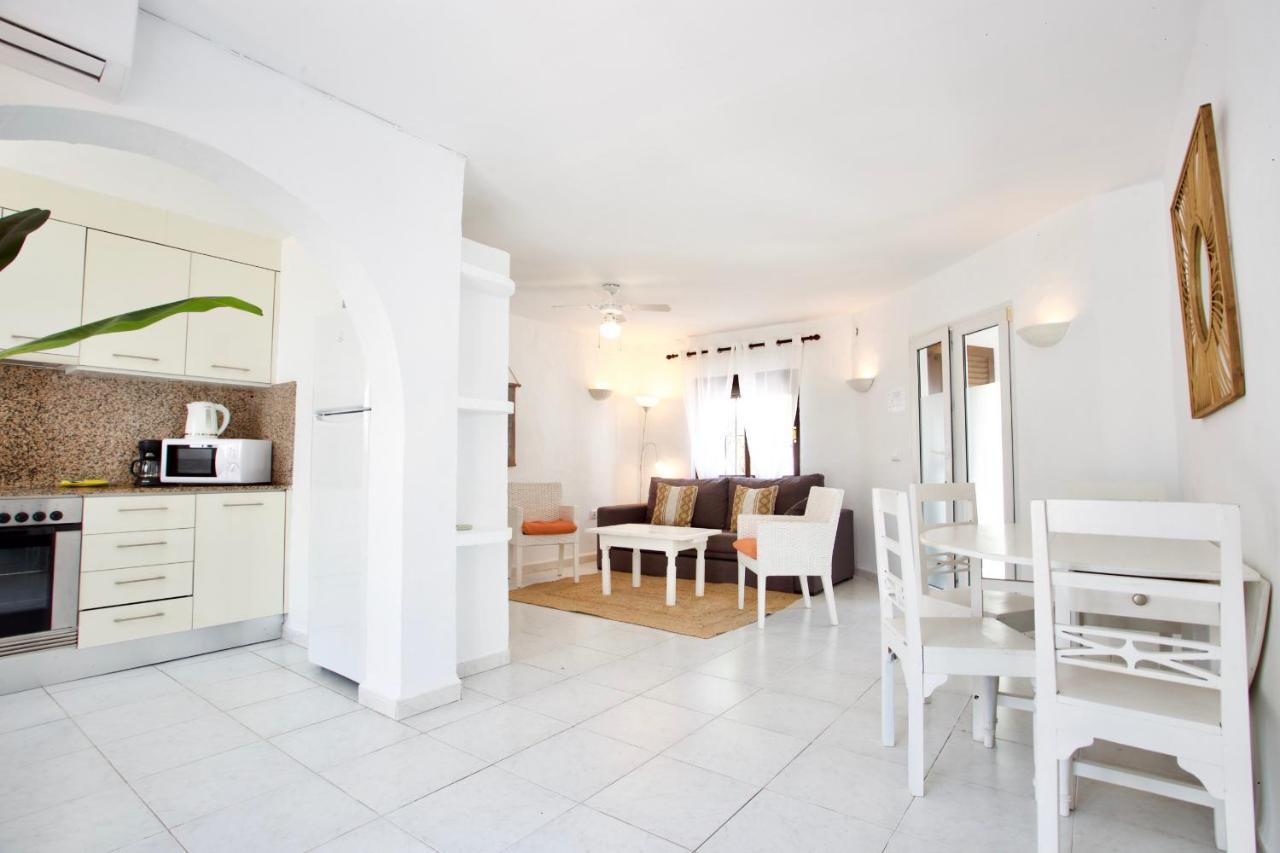 Urbanizacion El Oasis, 20 Villas En 1ª Linea Playa Денія Екстер'єр фото