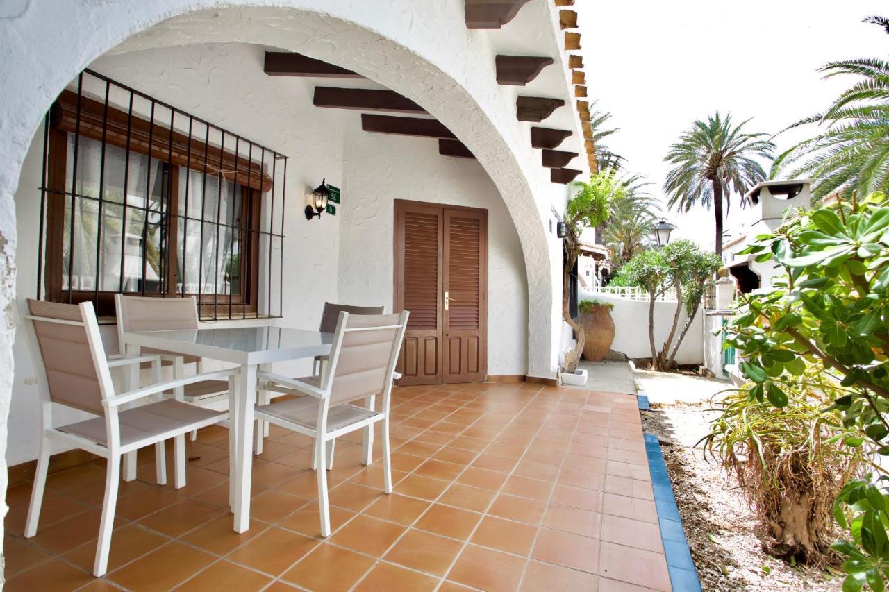 Urbanizacion El Oasis, 20 Villas En 1ª Linea Playa Денія Екстер'єр фото