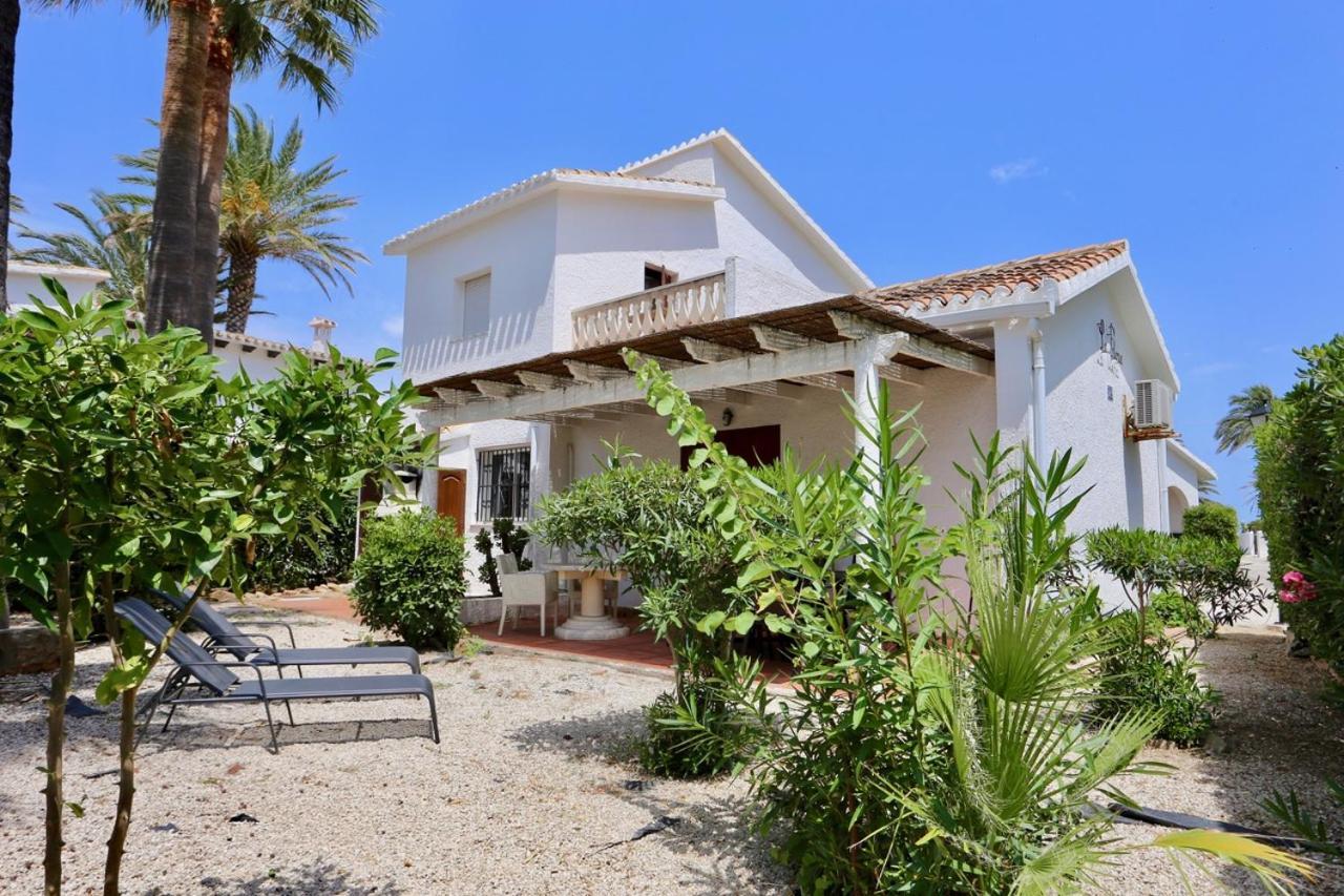 Urbanizacion El Oasis, 20 Villas En 1ª Linea Playa Денія Екстер'єр фото