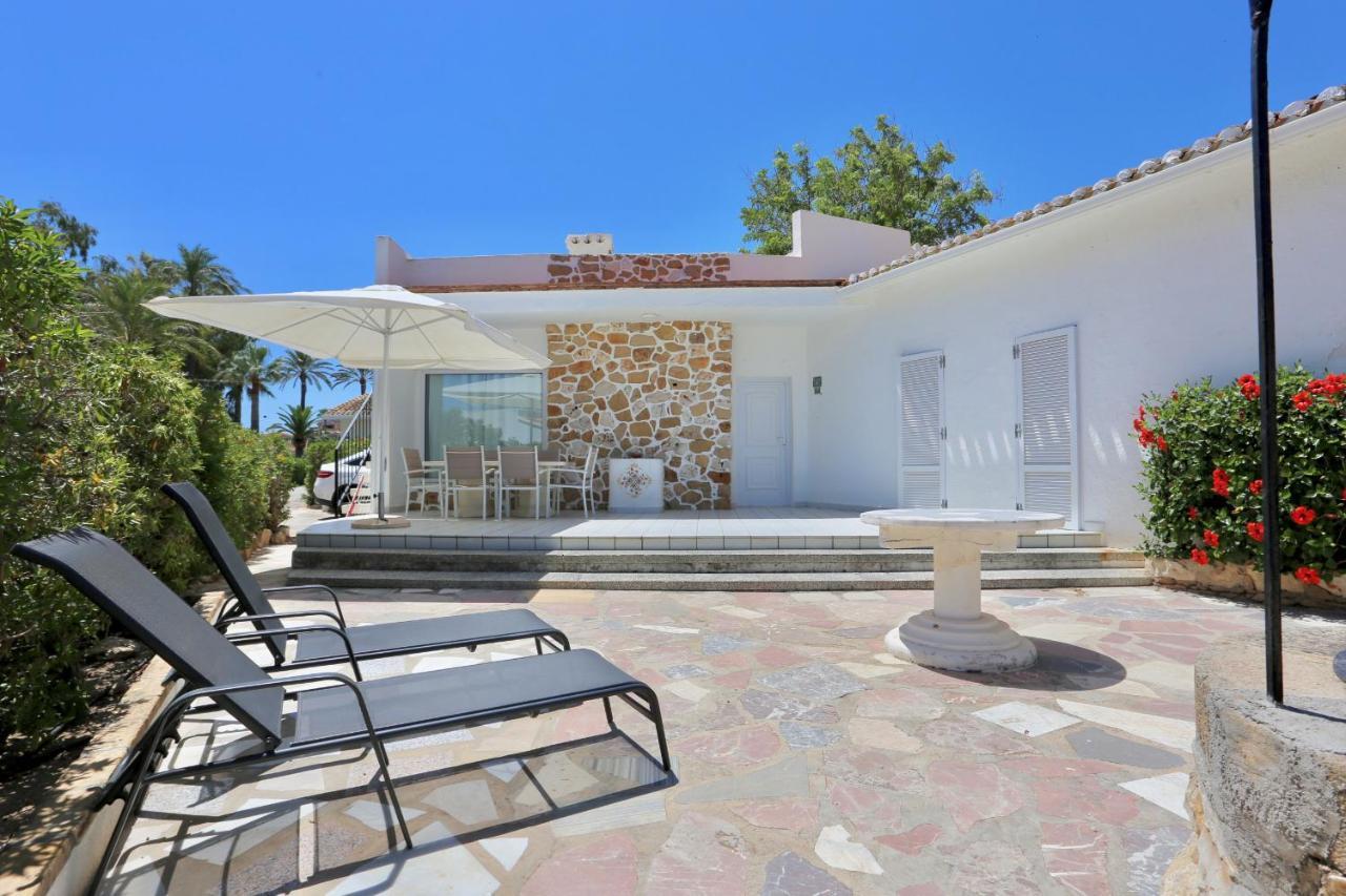 Urbanizacion El Oasis, 20 Villas En 1ª Linea Playa Денія Екстер'єр фото