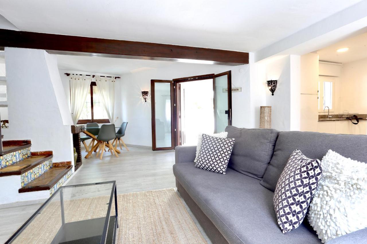 Urbanizacion El Oasis, 20 Villas En 1ª Linea Playa Денія Екстер'єр фото