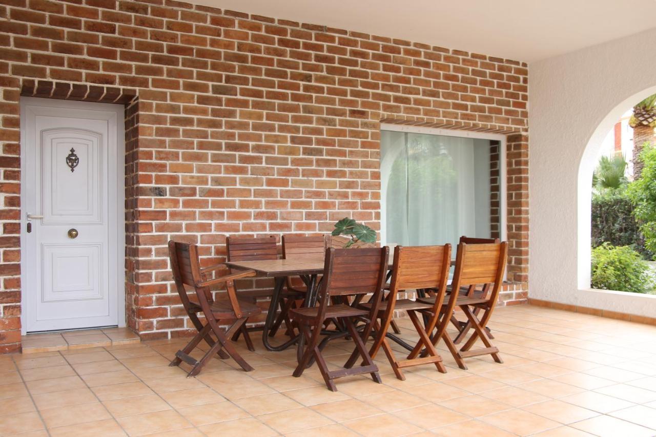 Urbanizacion El Oasis, 20 Villas En 1ª Linea Playa Денія Екстер'єр фото